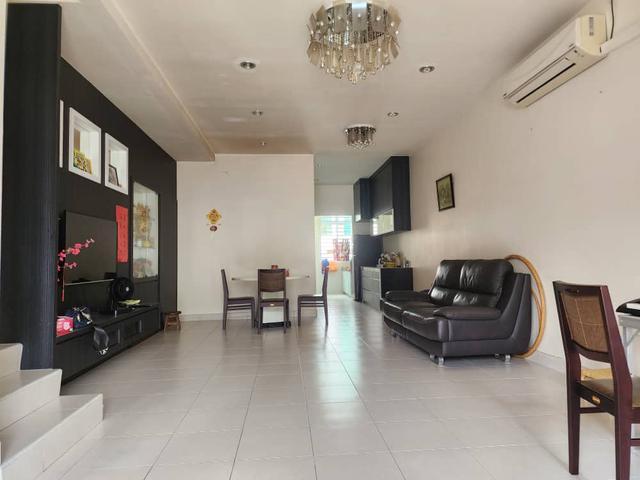 JP PERDANA MOUNT AUSTIN 18X65FT 2Storey Terrace House FOR RENT