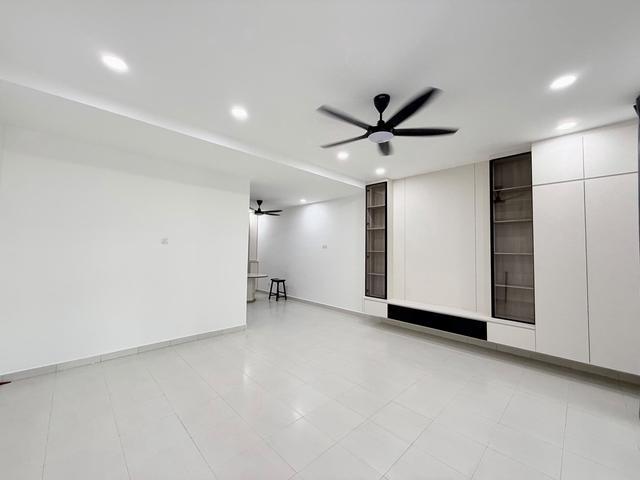 Jp Perdana La Garden Double Storey Renovated Well Condition South Unit