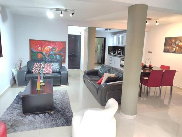 EN VENTA TOWNHOUSE EN TAZAJAL