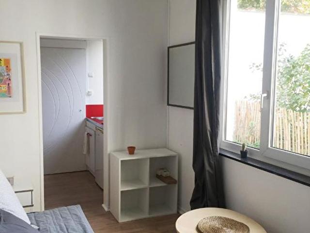 JRI LL152 Studio meublé de 17.8m² avec terrasse