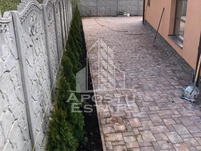 Jumatate de duplex de inchiriat, curte proprie, Ghiroda