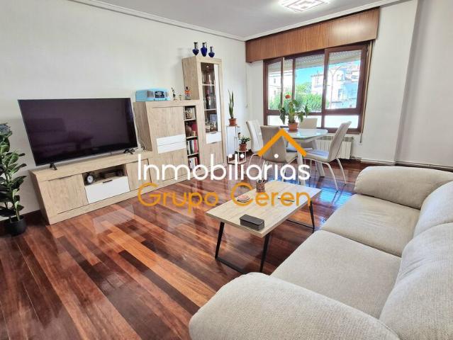 Junto al Parque de La Vega | Piso reformado con garaje y terraza