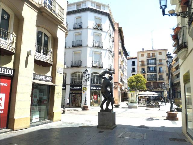 Junto calle Alfonso y Plaza Sas ! REFORMADO