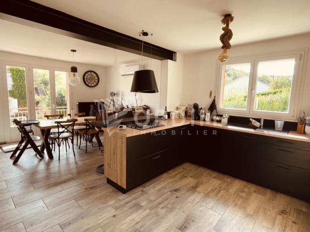 junay maison meublé sur sous sol avec terrain clos et arboré