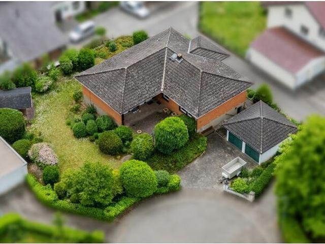 Jung & Kern Immobilien Ein Bungalow zum Wohlfühlen – ruhig gelegen, mit viel Platz!
