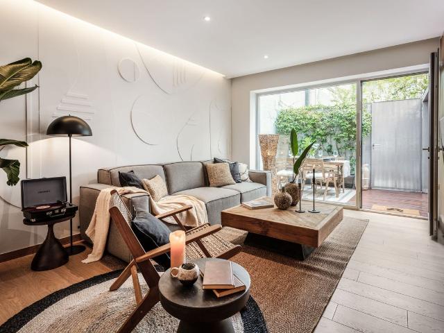 Jungle Themed 1 Bedroom Duplex with Rooftop Terrace in Goya, Madrid Amsterdam Apartments for Rent