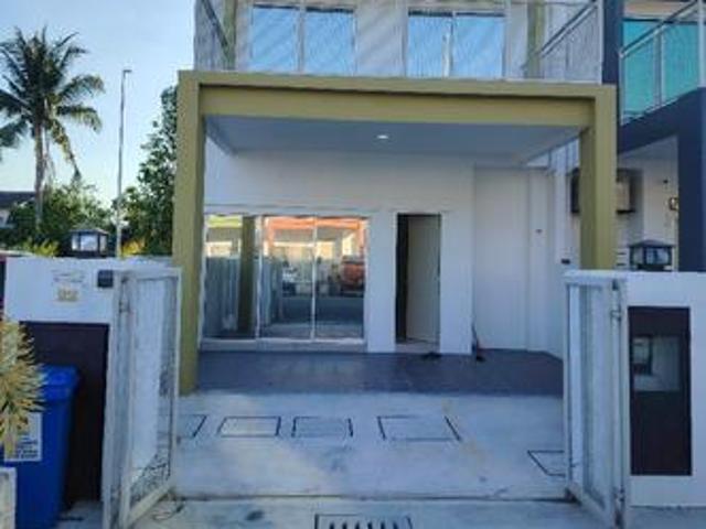 Jual Segera Rumah Endlot Double Storey dekat dengan segala kemudahan
