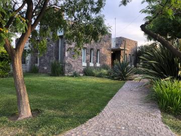 Juan Manuel Estrada, Barrio Club de Campo Mendoza, Guaymallen