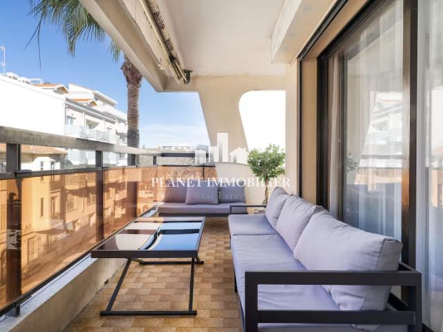 JUAN LES PINS APPARTEMENT 3 PIECES PARKING ET CAVE