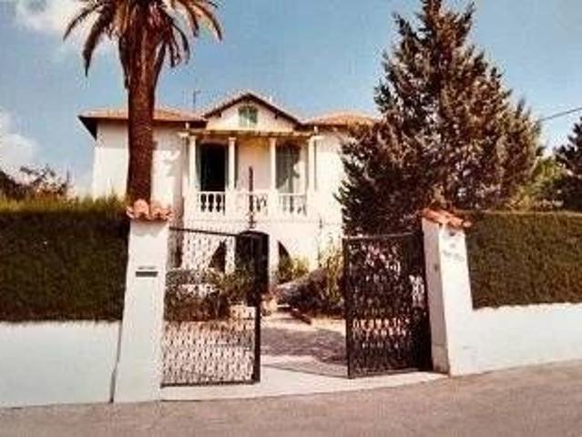 JUAN LES PINS Chambre meublée dans villa