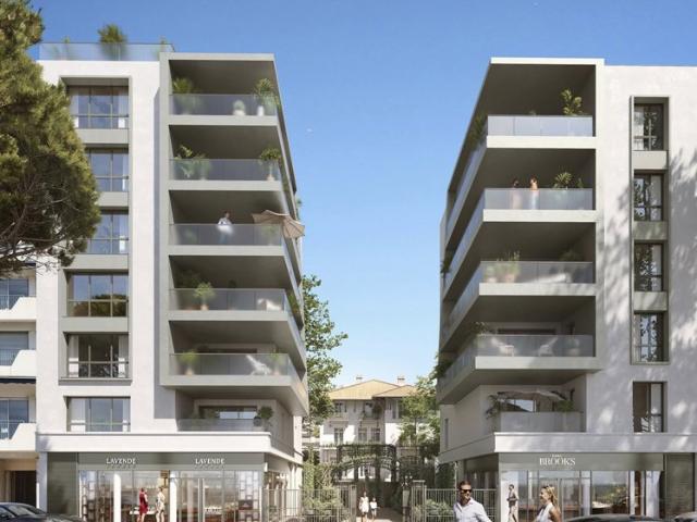 JUAN LES PINS FRONT MER APPARTEMENT 99 M2