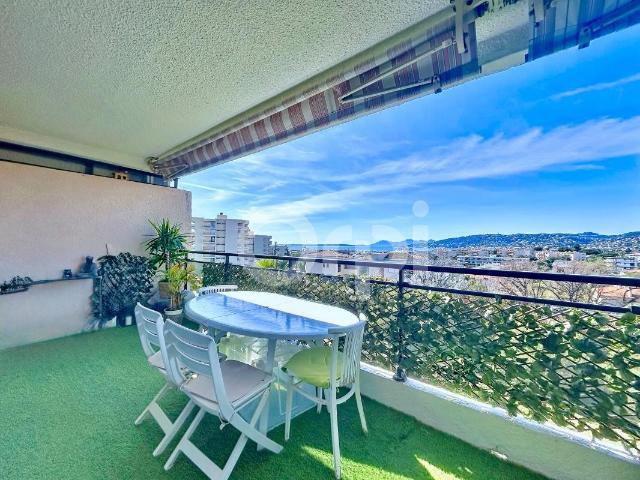 Juan Les Pins La Colle – Dernier étage 3 pièces traversant a. 76m² Antibes
