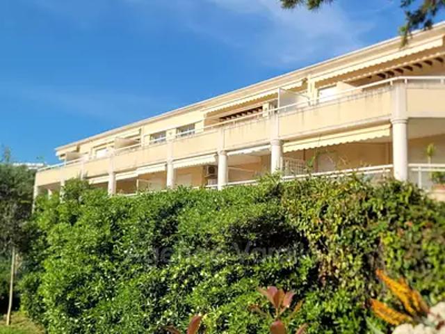 Juan les Pins 06160 Achat / Vente appartement 2 pièces t2 terrasse