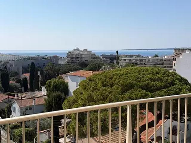 Juan les Pins 06160 Achat / Vente appartement 3 pièces t3 au dernier étage terrasse