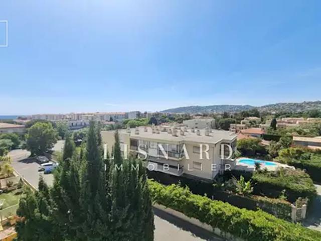 Juan les Pins 06160 Achat / Vente appartement 3 pièces t3 au dernier étage terrasse