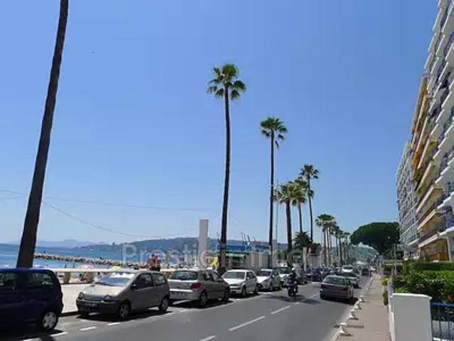 Juan les Pins 06160 Location appartement 1 pièce t1 terrasse