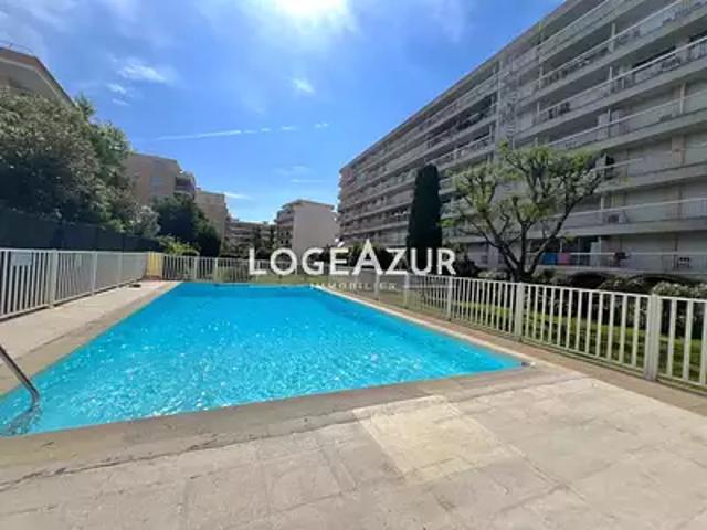 Juan les Pins 06160 Location appartement 2 pièces t2 piscine