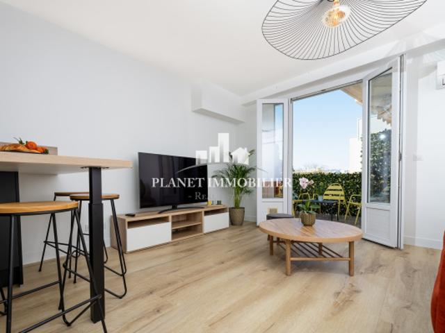 JUAN LES PINS 2 PIECES PRESTATIONS SUR MESURE ET DE QUAL