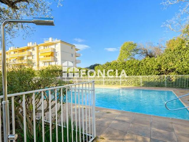 Juan les pins, 2 pp, parking, cave, grande terrasse