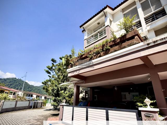 Jubilee Residences, Corner 3 Storey Terrace, Gated