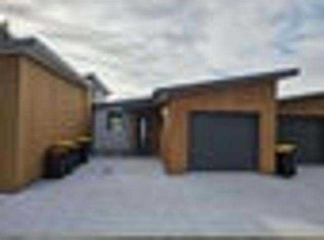 Judea, 2 bedrooms, $650 pw