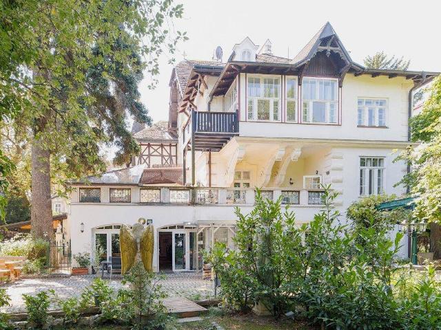 JUGENDSTILVILLA mit PRACHTGARTEN in DORNBACH