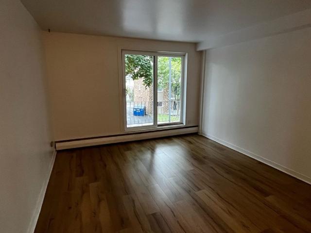 JUIN, 3 1/2, SECTEUR TRANQUILLE