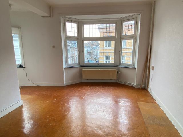VIEWING FULL [ July 1st ] 3 Bedroom Apartment with Rooftop Terrace – Wyck