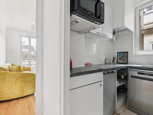 Jules Joffrin / rue Mont Cenisghbours, Paris Amsterdam Apartments for Rent