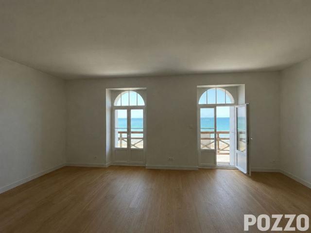 JULLOUVILLE: SEPTEMBRE A JUIN appartement F3 71 m² à louer