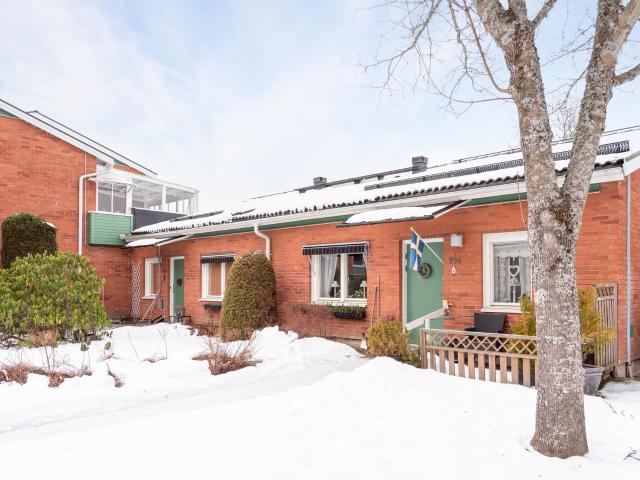 Julrosvägen 104