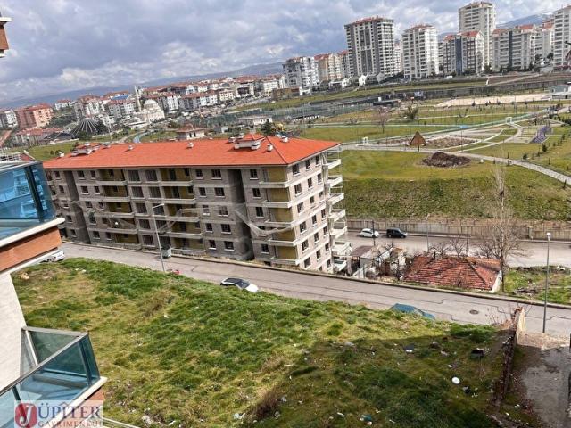 JÜPİTER GAYRİMENKUL'DEN MUTLU MAH.DE MİLLET BAHÇE KARŞISI 3+1 DAİRE GETİRİLİ 150 m2 ARSA
