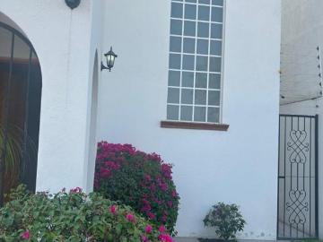 JURIQUILLA VENTA CASA EN CONDOMINIO