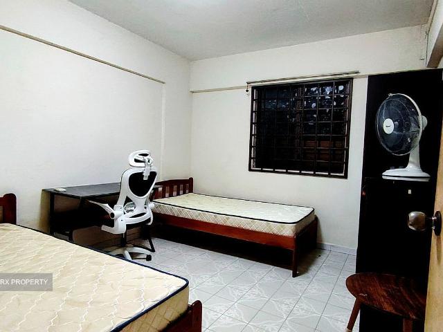 Jurong East Street 21 Jurong East, HDB 3 Rooms