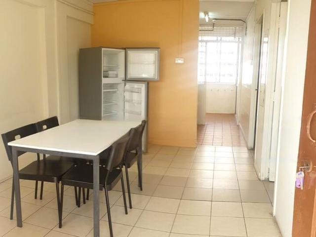 Jurong West Avenue 5 D22, Apartment