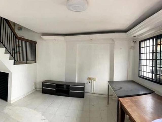 Jurong West Street 71 Jurong West, HDB Executive