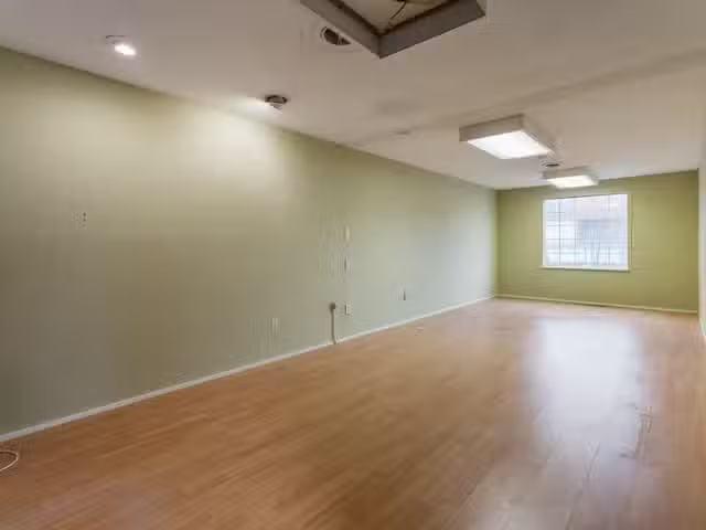 Rental! Office for lease in Langley, Langley, 207 20466 Fraser.