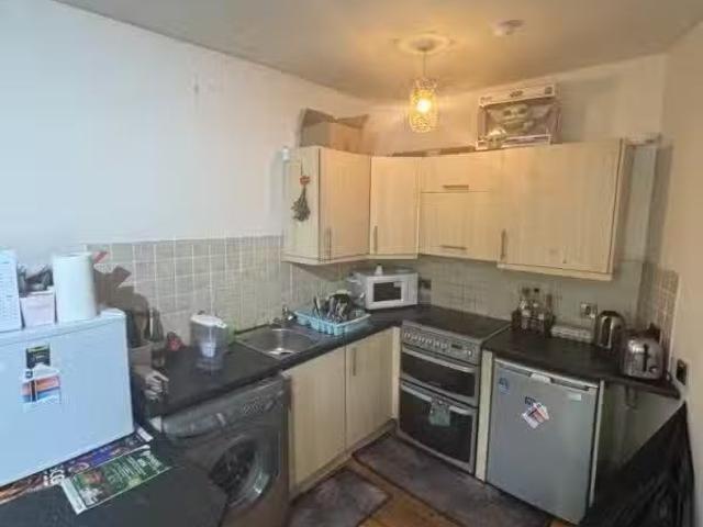 For Rent! Apartment 3 87 Eglantine Avenue