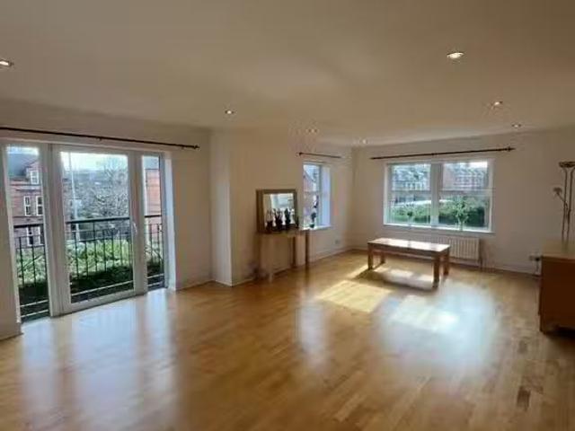 For Rent! Apt 9 Anna Hill, 2 Annadale Avenue