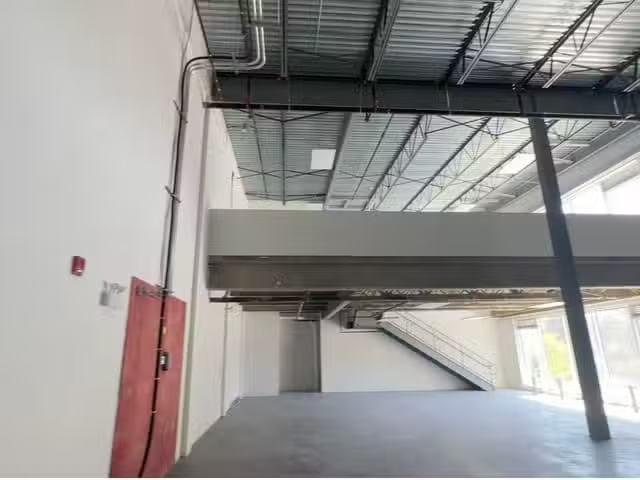 Just in! Industrial for lease in Richmond, Richmond, 308 4888.