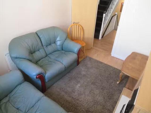 Rental! Unit 2, 51 Magdala Street