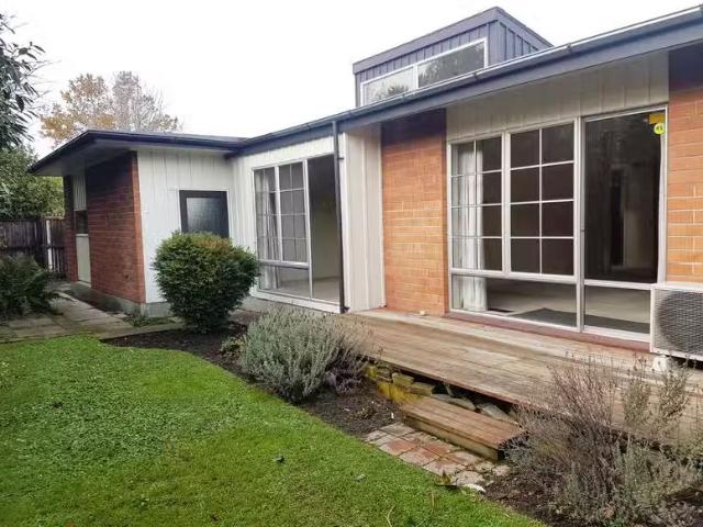 New 1 BA Sunny And Spacious Two Bedroom Home First National.