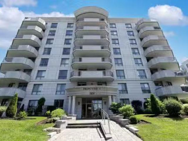 New 1 BR 103 2850 Boul. De La Côte Vertu, Montréal Saint Laur.