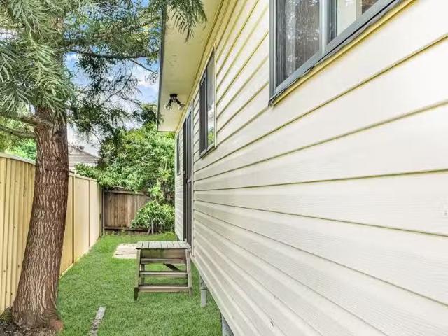 Cheap 2 BR 32A Woodview Road, Oxley Park Apartment for rent L.