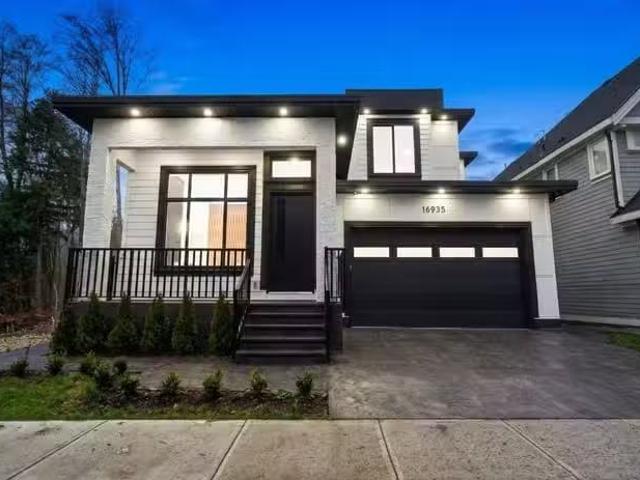 Just in! 2 BR House for rent in Surrey, South Surrey White Roc.