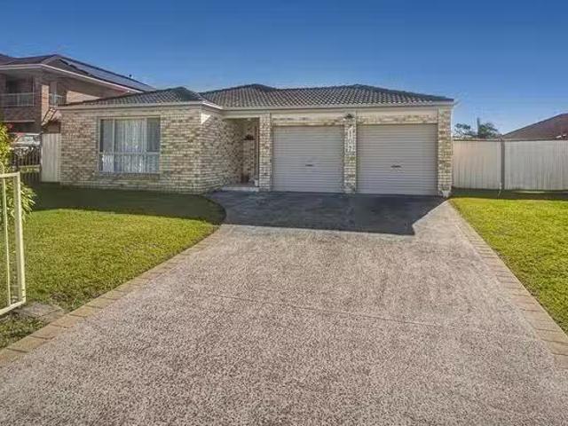Rental! 3 BR 107 Park Road, Nowra, NSW 2541