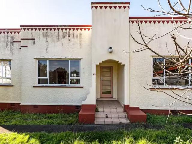 Deal! 3 BR IGNORE THE GV MUST BE SOLD! First National Real.