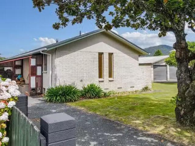 Deal! 4 BR The Perfect Family Home with Room for Everything.