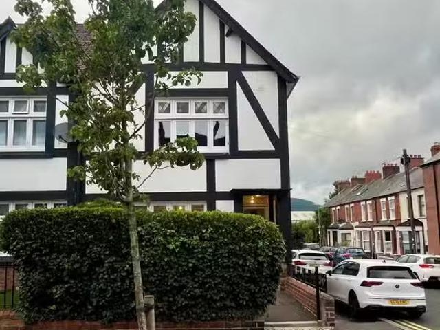 Charming 681 Lisburn Road