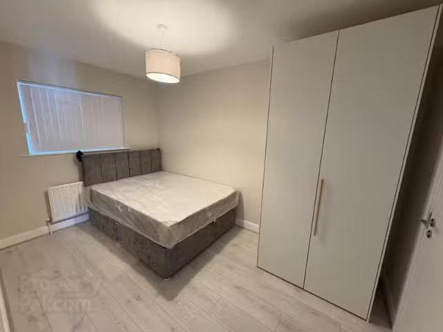 Cheap 702 College Court Central